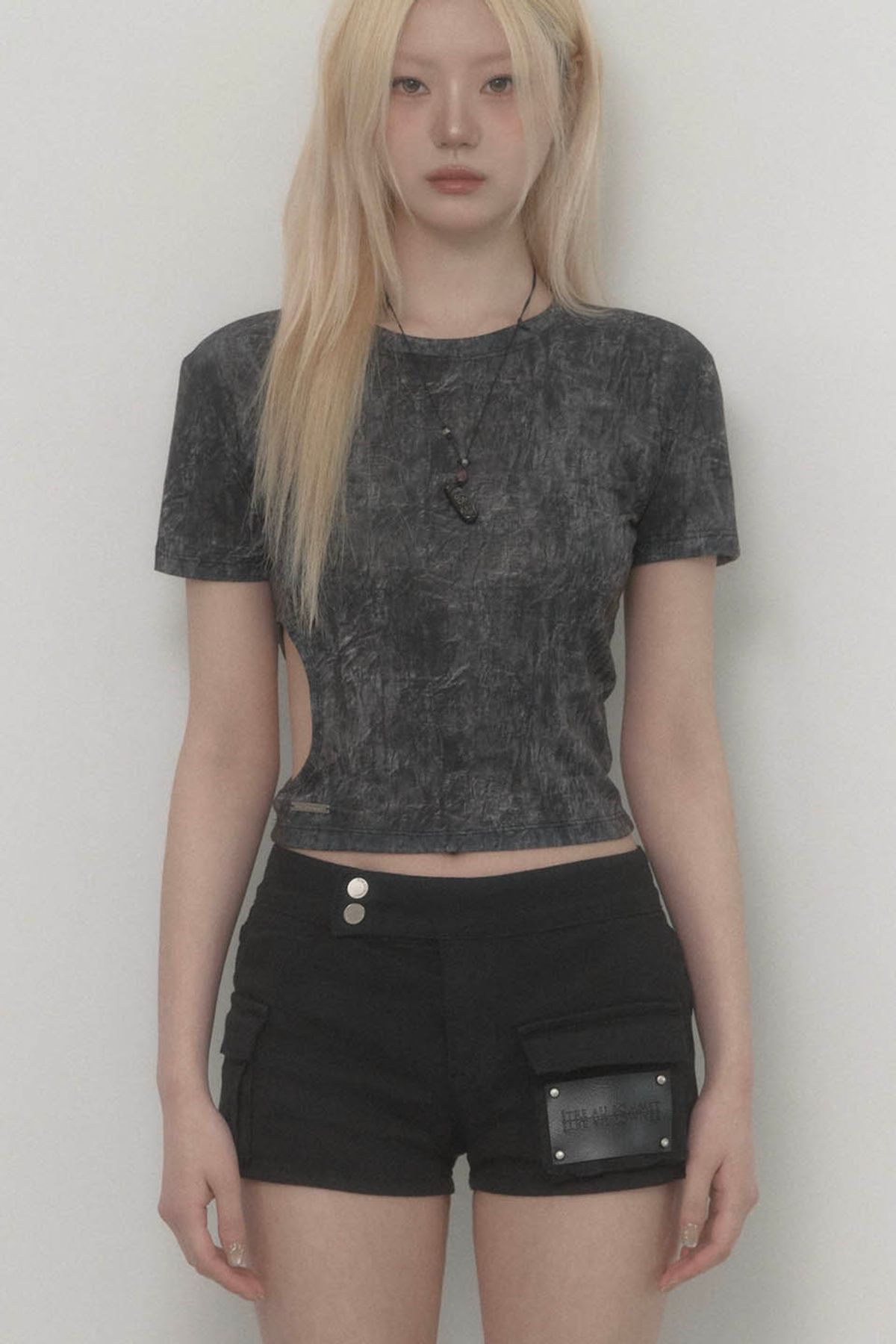 에트오소메(ETRE AU SOMMET) Graphic Side-hole Top (Black)