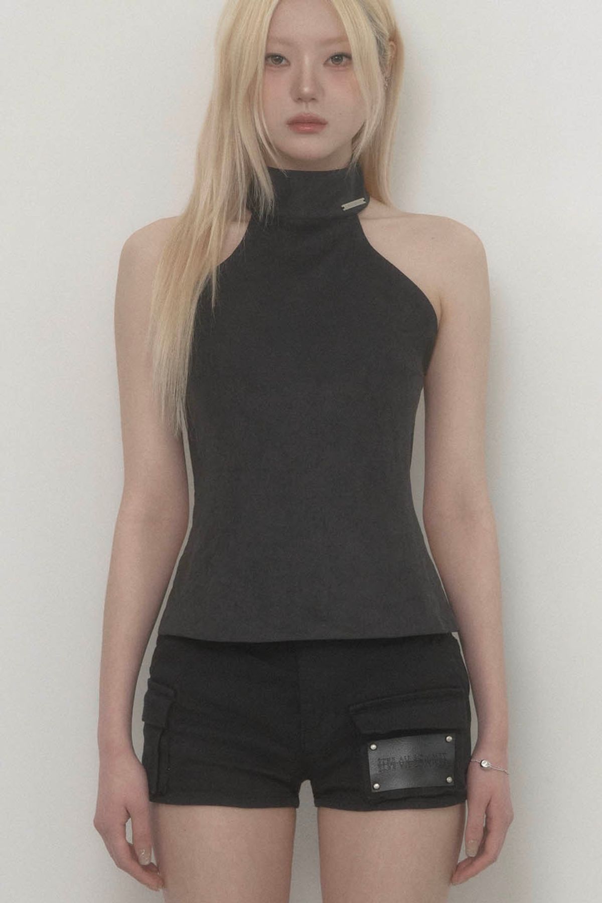 에트오소메(ETRE AU SOMMET) Back Big-belt Halter Top (Black)