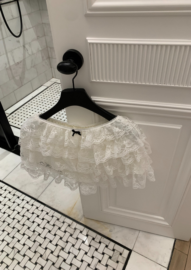 Lace mini pants