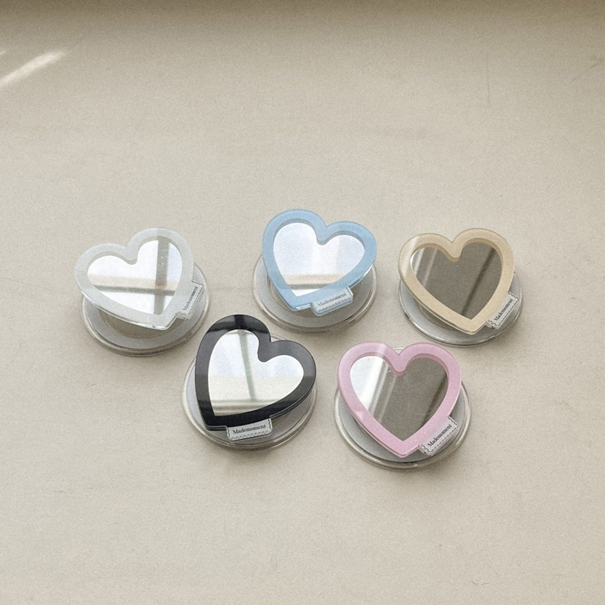 메이드모먼(MADEMOMENT) love label 디자인 [맥세이프 미러 스마트톡]