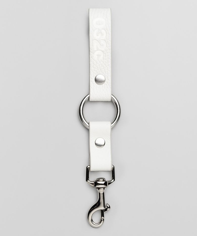 (U) 레더 키체인 화이트 LEATHER KEYCHAIN WHITE