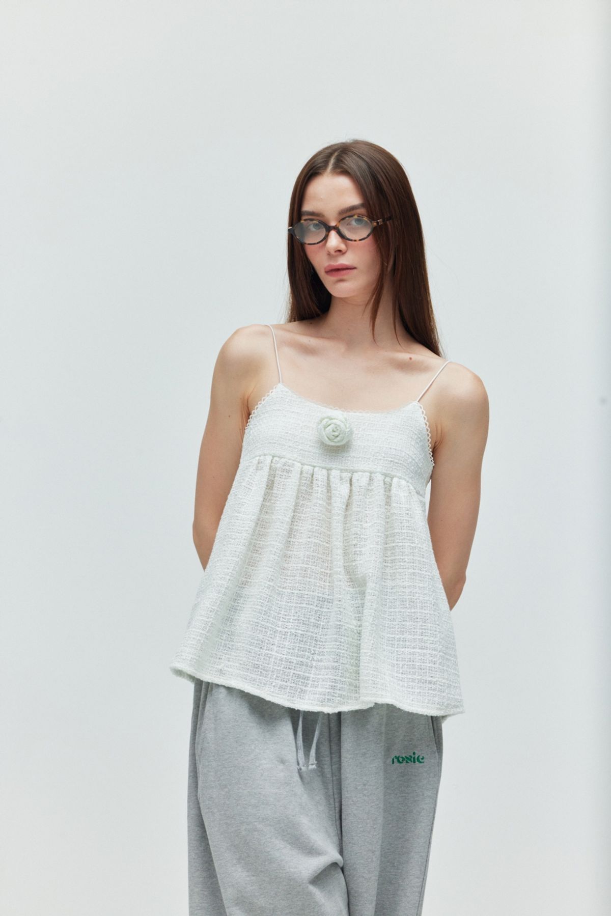 로지(ROSIE) tweed sleeveless top/white
