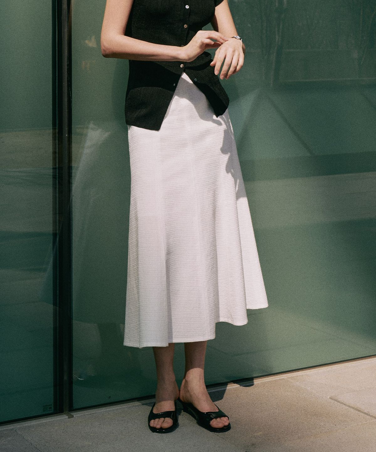 라메레이(LAMEREI) Semi Flare White Skirt[LMBESUSK5410]-Off-White