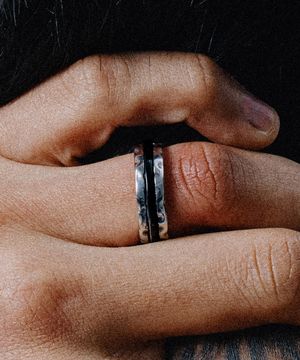 WSM012 Rough Black Line Ring