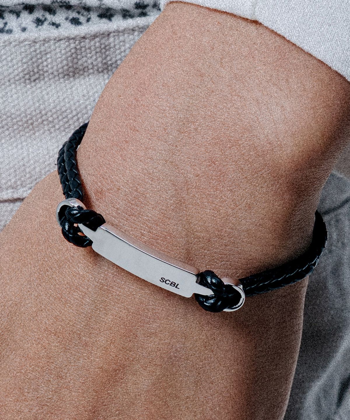 스칼렛또블랙(SCALETTOBLACK) WSM016 Layered Leather Pendant Bracelet