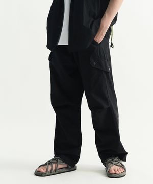 파라수트 카고 디테일 팬츠 (블랙)