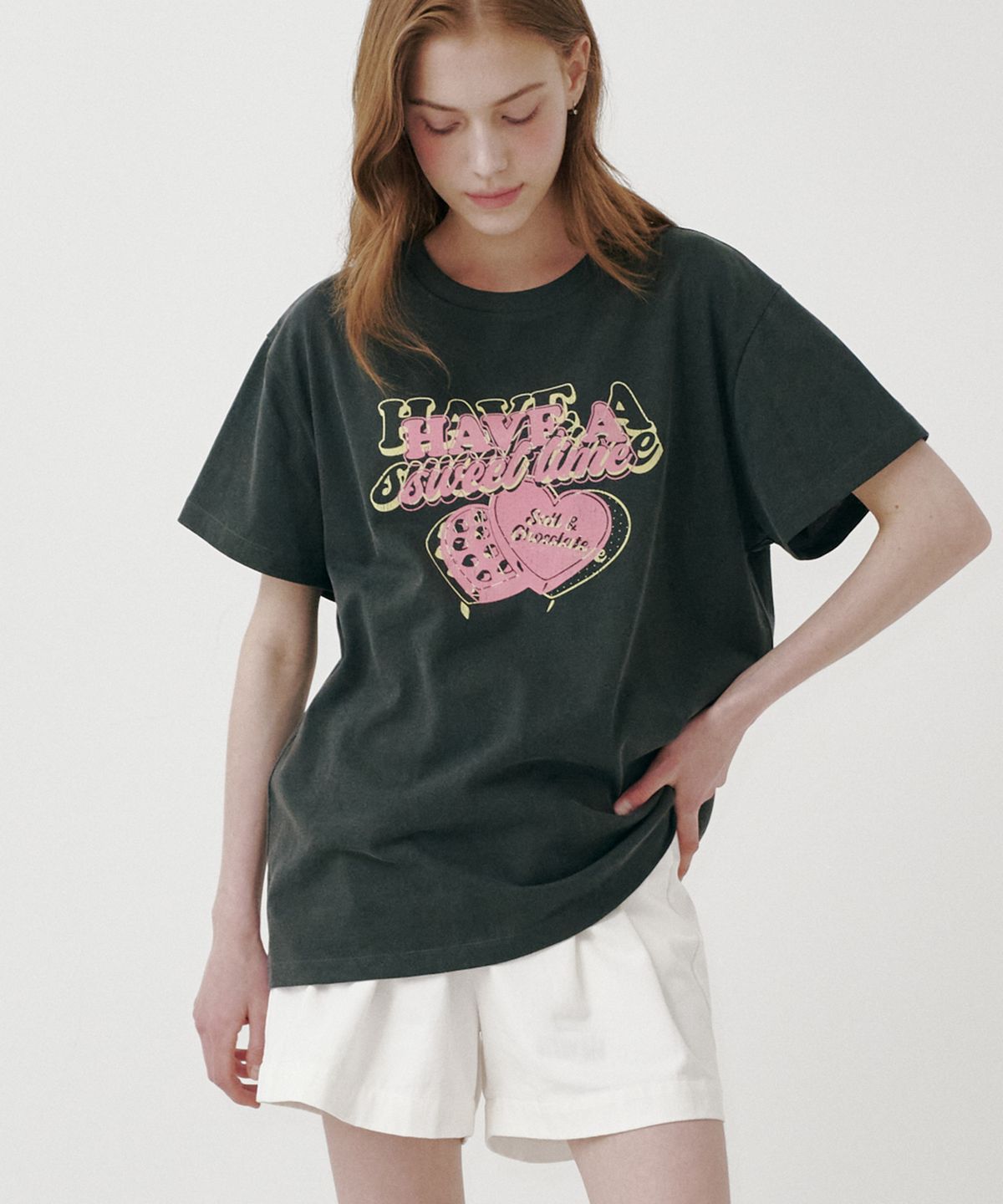솔트앤초콜릿(SALT AND CHOCOLATE) [HAST] 스윗 초콜릿 티셔츠 차콜 4W2521006
