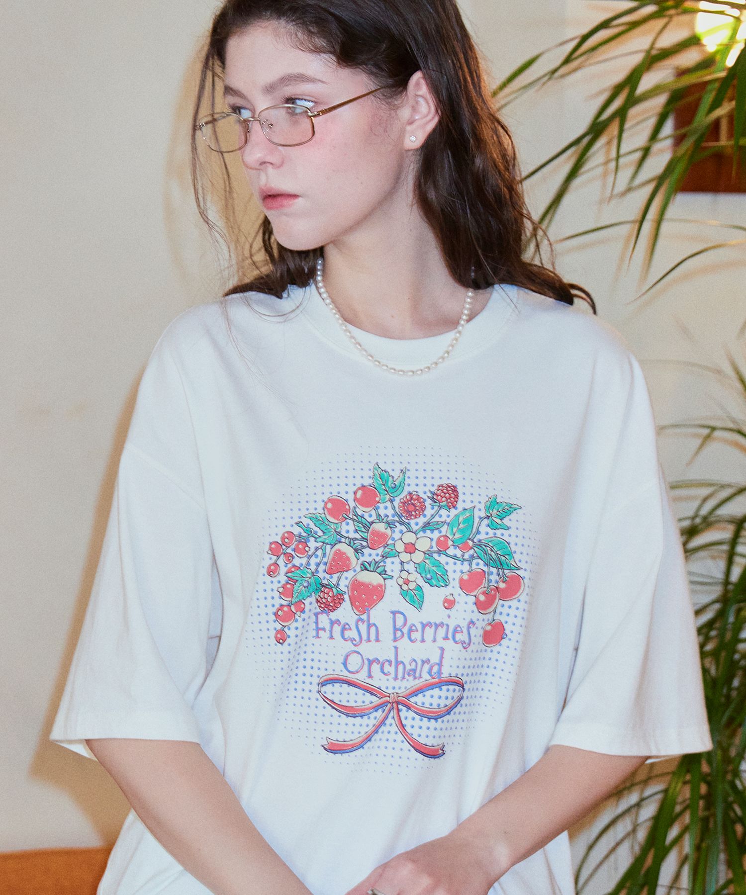 [CPGN STUDIO]★25SS★FRESH BERRY SHORT SLEEVE T-SHIRT MUSINSA | CPGN STUDIO Fresh Berry Short Sleeve T-Shirt Cream