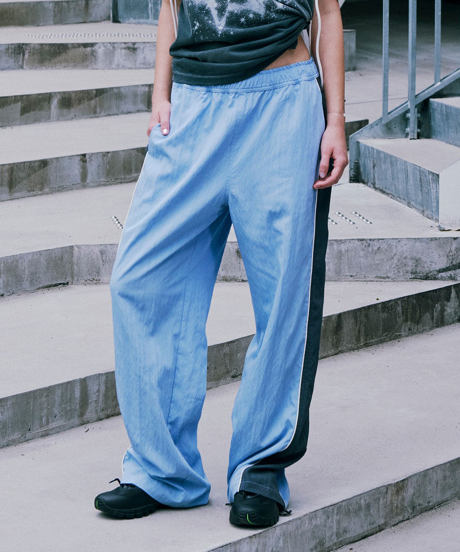 [LOW CLASSIC]/☆25SS Lc LOOSE-FIT BANDING PANTS/BLUECHARCOAL MUSINSA | LOW CLASSIC Lc LOOSE-FIT BANDING PANTS_BLUE