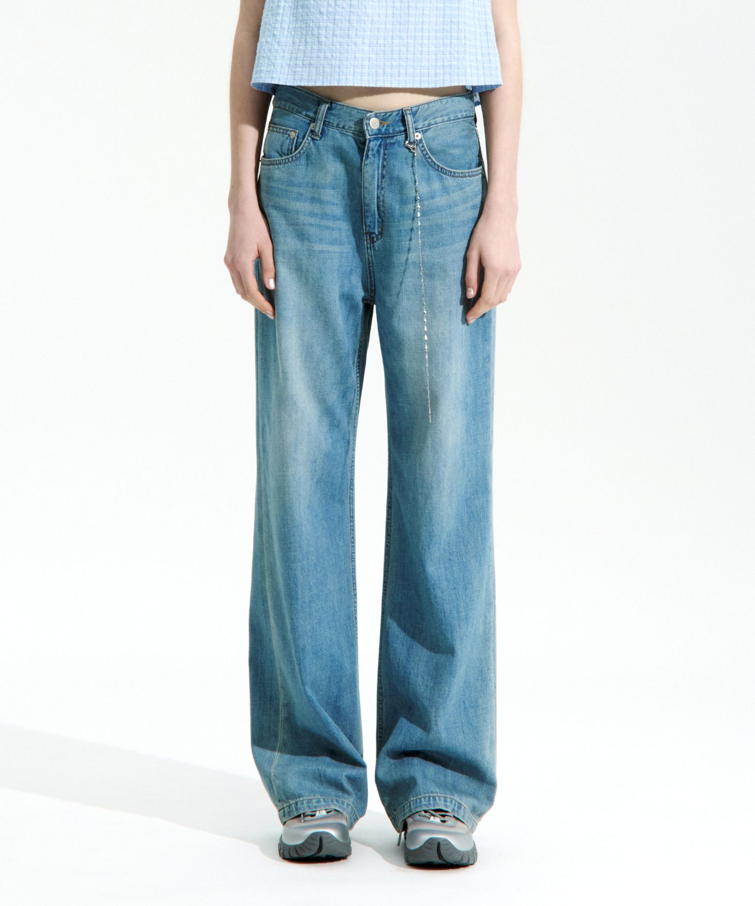 [LOW CLASSIC] / ☆ 25SS AIRY RELAXED-FIT JEANS / MID BLUE Acne Studios - 2022F Relaxed Fit Jeans in Mid Blue – gravitypope