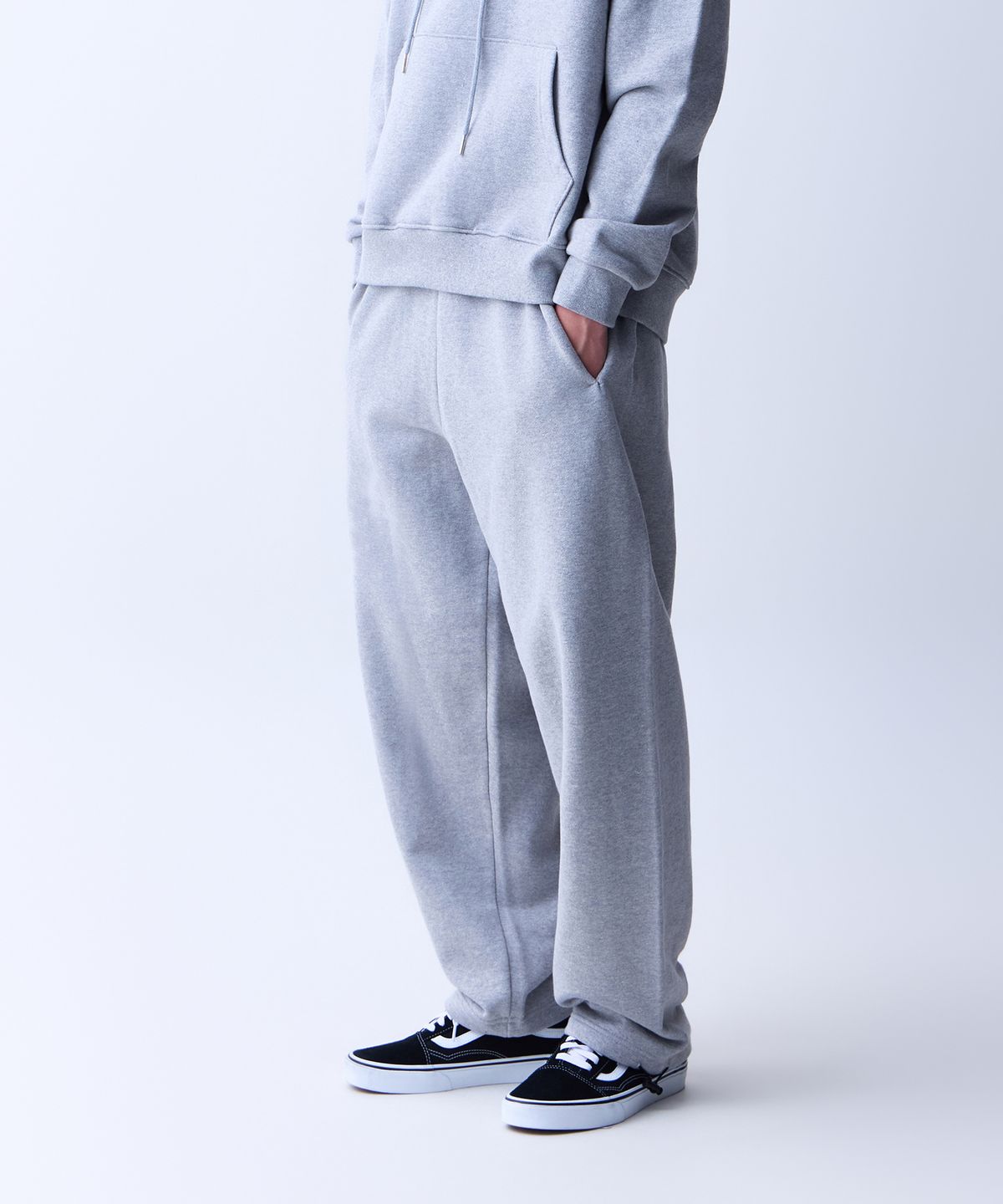 에이던엠(ADERNM) ESSENTIAL SWEAT PANTS (GRAY)
