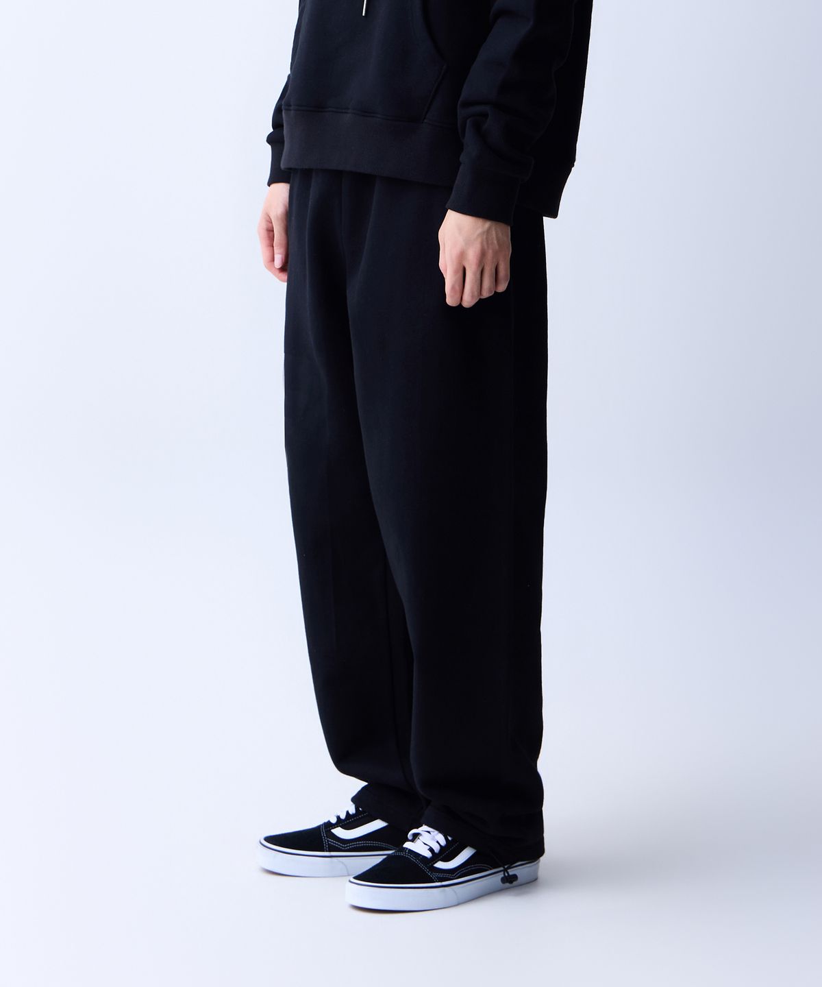 에이던엠(ADERNM) ESSENTIAL SWEAT PANTS (BLACK)