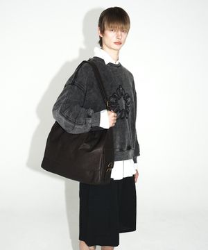 무궁 스티치 레더 메신저백_브라운