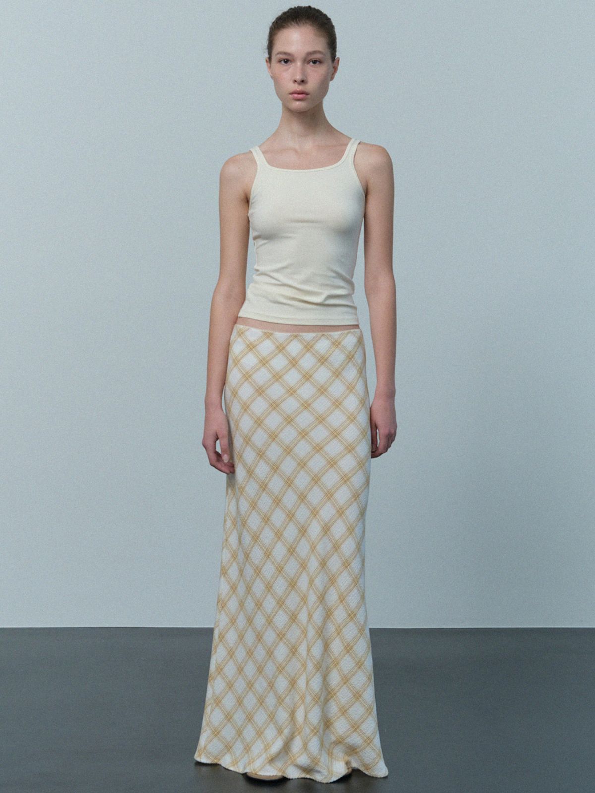 르(LE) square neck sleeveless (butter)