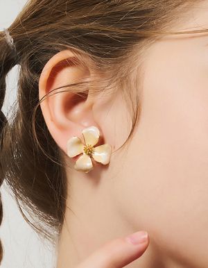엠마 데인티 꽃 귀걸이