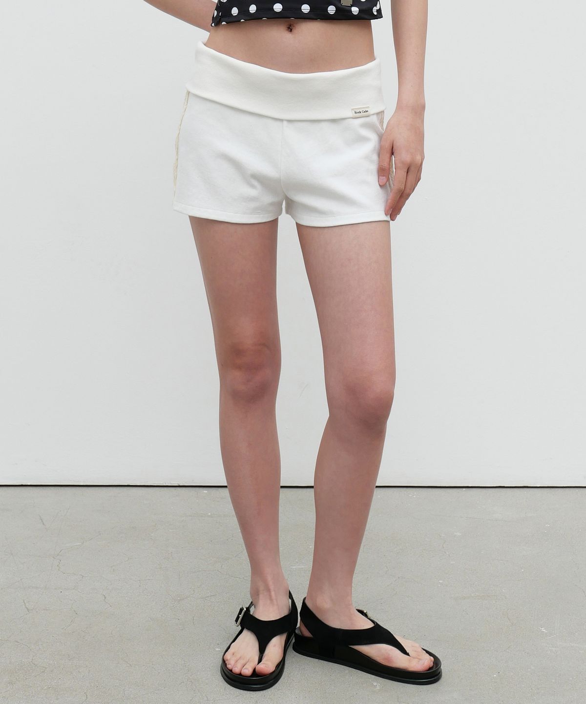 락케이크(ROCKCAKE) Banding Track Shorts - White