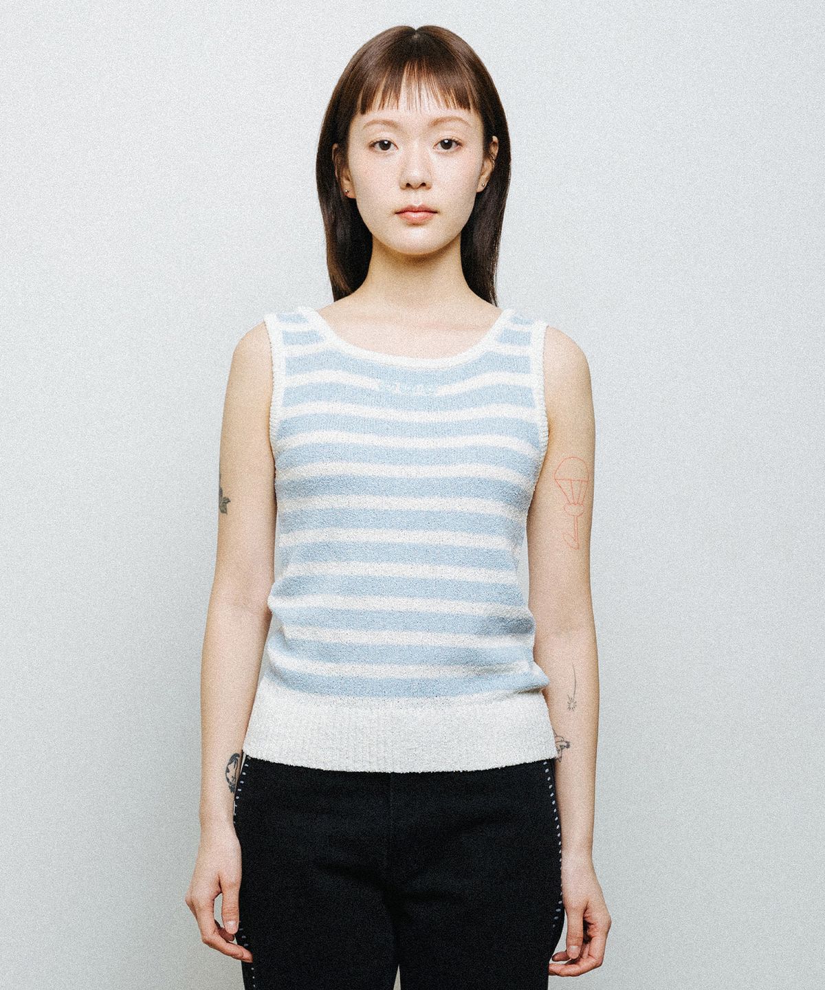 데이지신드롬(DAISY SYNDROME) SQUARE STRIPE SLEEVELESS KNIT sky blue
