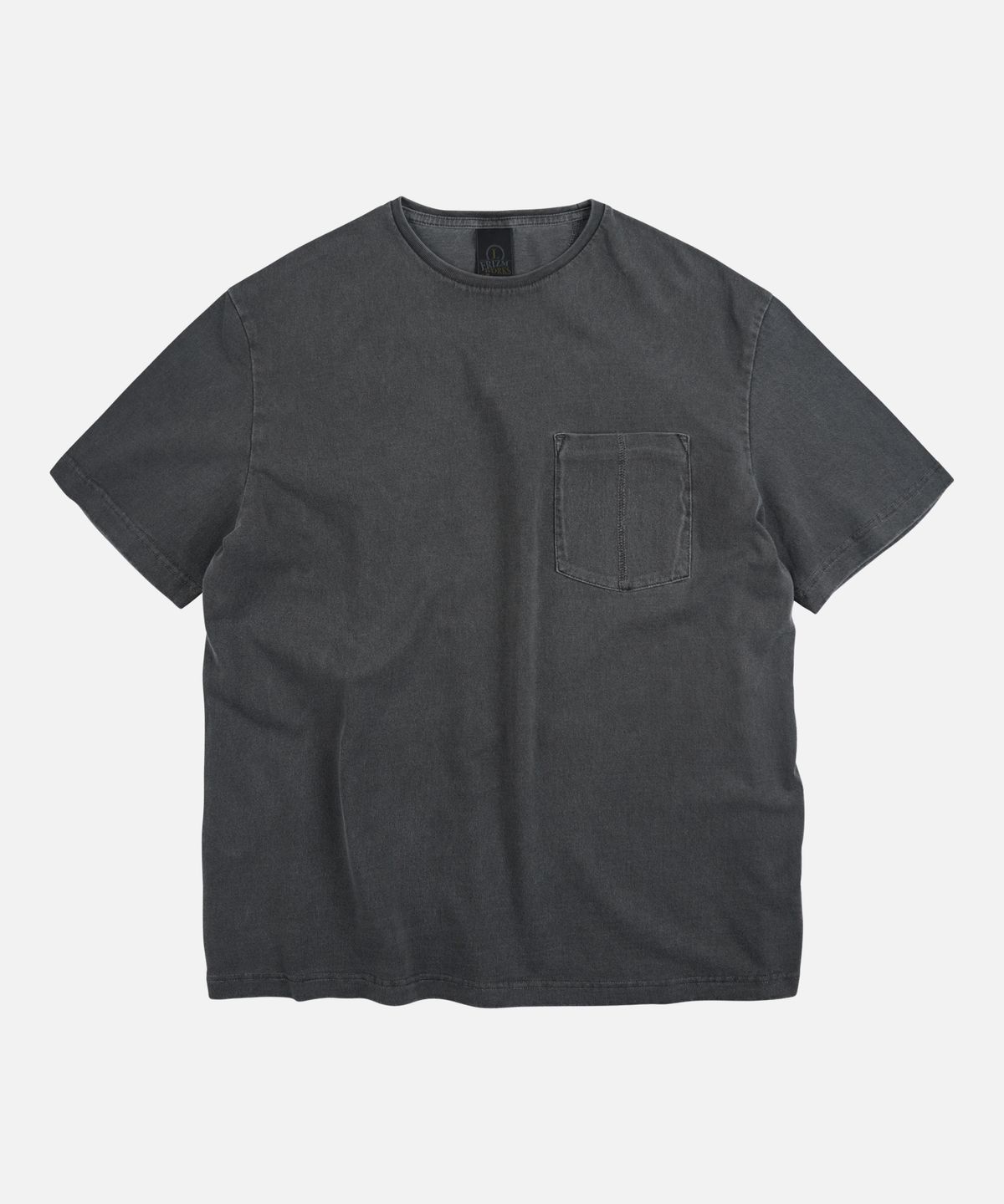 프리즘웍스(FRIZMWORKS) COVER STITCH PIGMENT DYEING TEE _ CHARCOAL