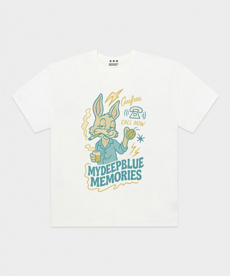 MIDDLE-AGED RABBIT OVER TEE (WHITE)