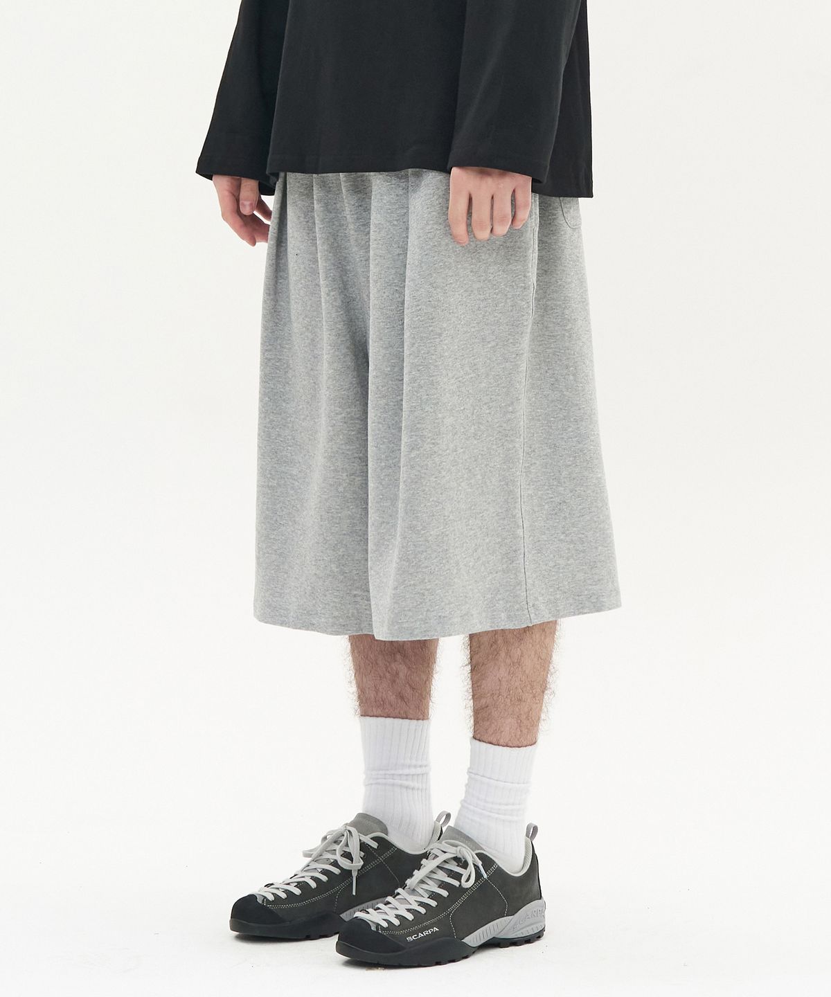 토피(TOFFEE) 원턱 스웻 버뮤다 팬츠 (MELANGE GREY)