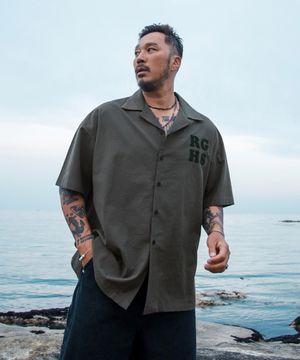 부클 자수 오픈카라 린넨 반팔 셔츠