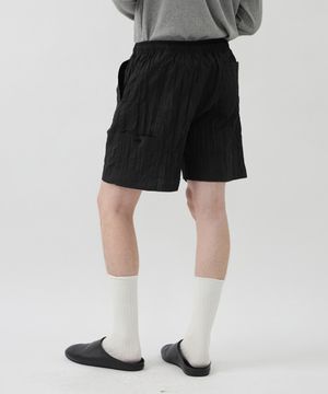 WRINKLED SHORT PANTS - BLACK
