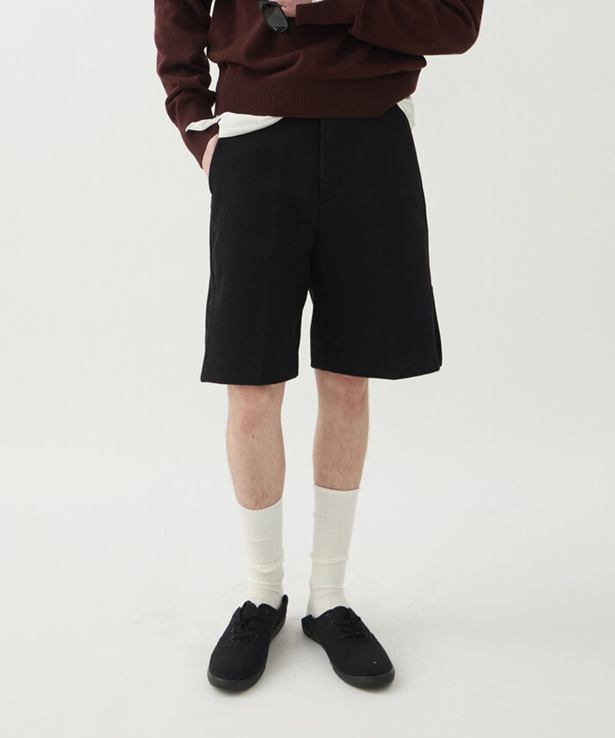 윈더(WINDER) SIDE-ZIP COTTON BERMUDA PANTS - BLACK