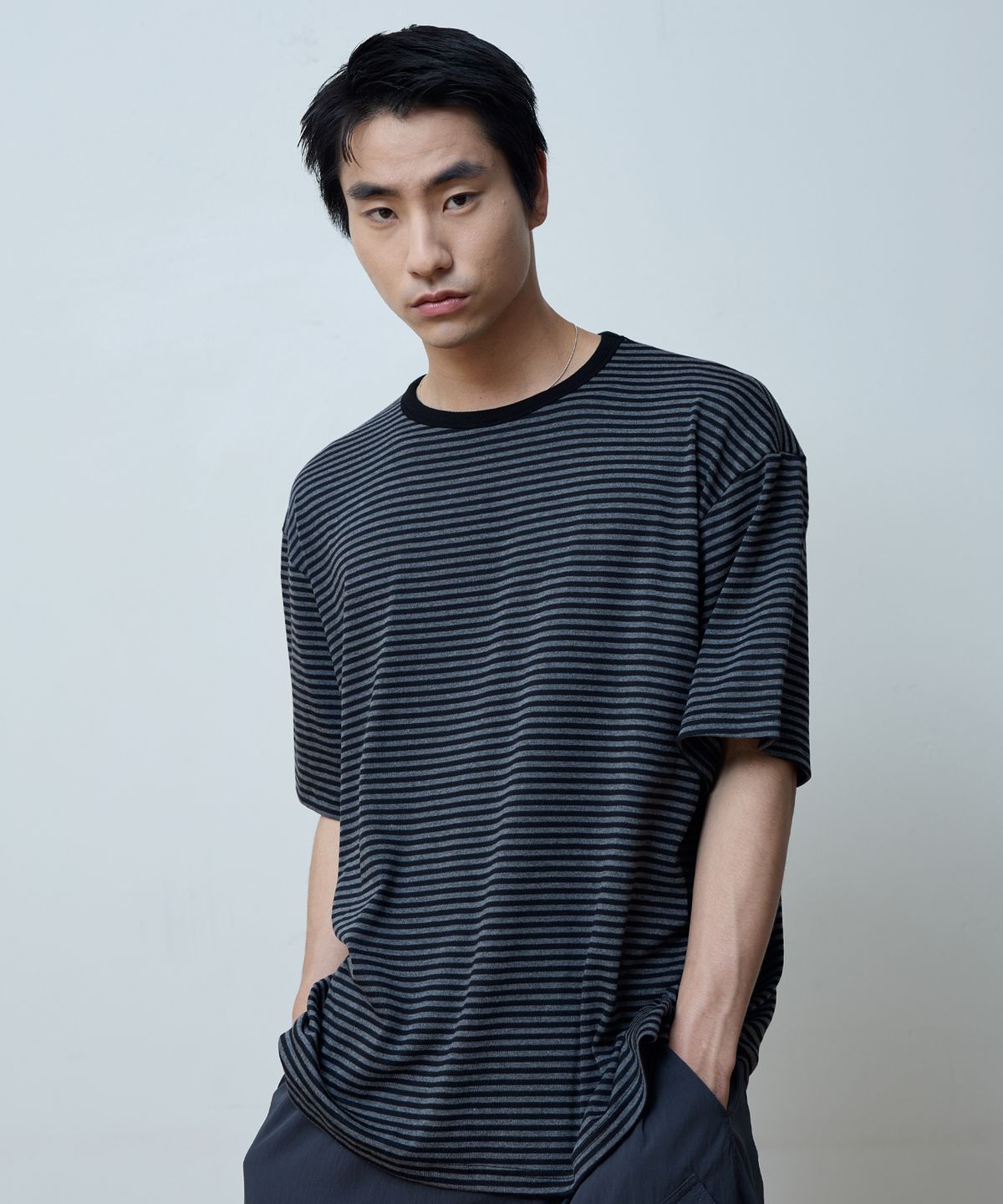 발루트(BALLUTE) DUSTY STRIPE HALF SLEEVE (CHARCOAL & BLACK)