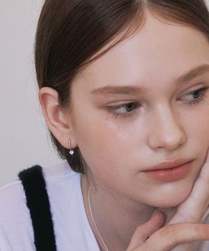 디엘라 큐빅 원터치 이어링 STJ-EB1737