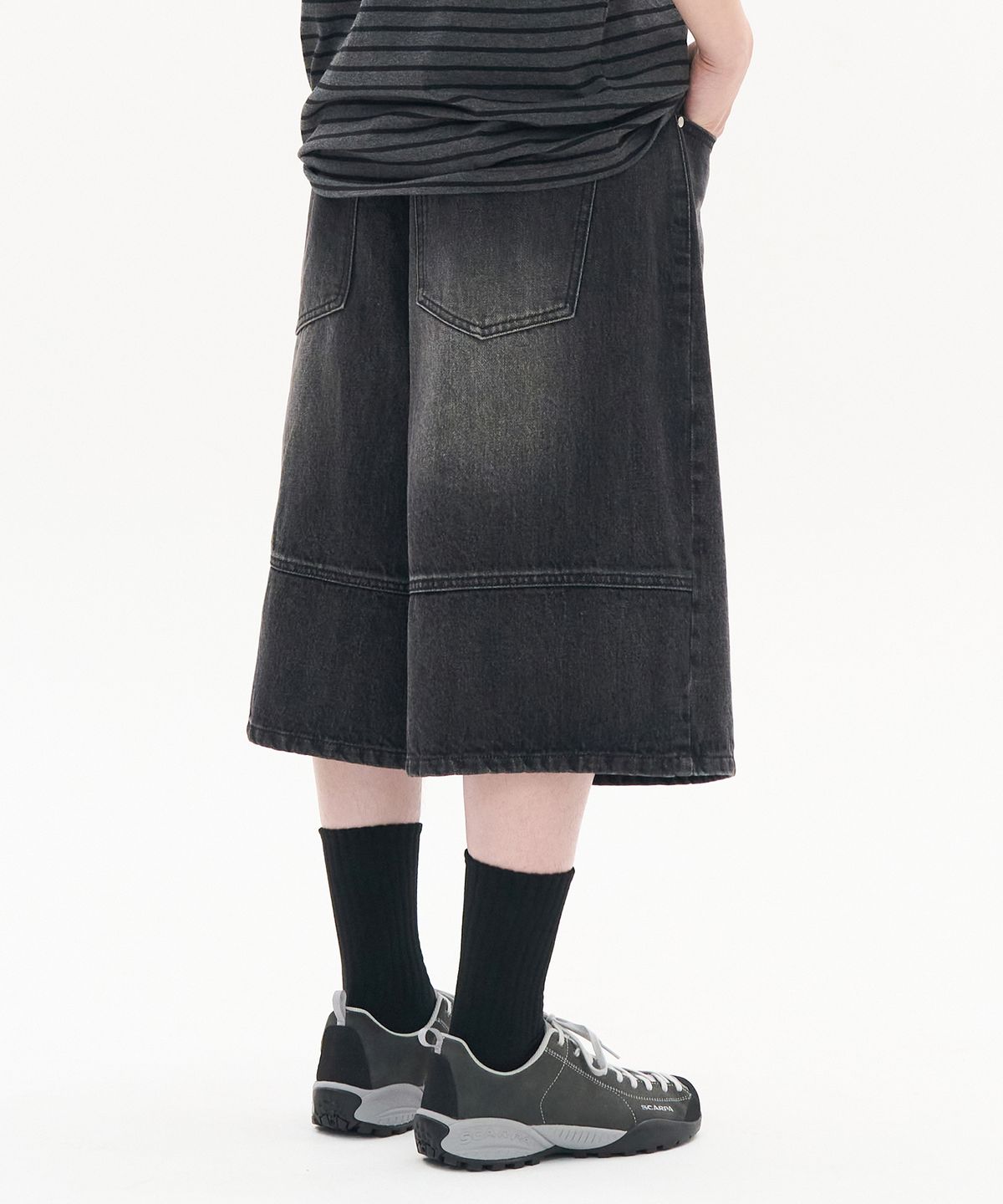 엑스컨테이너(EXCONTAINER) 인시전 버뮤다 데님 팬츠 (WASHED BLACK)