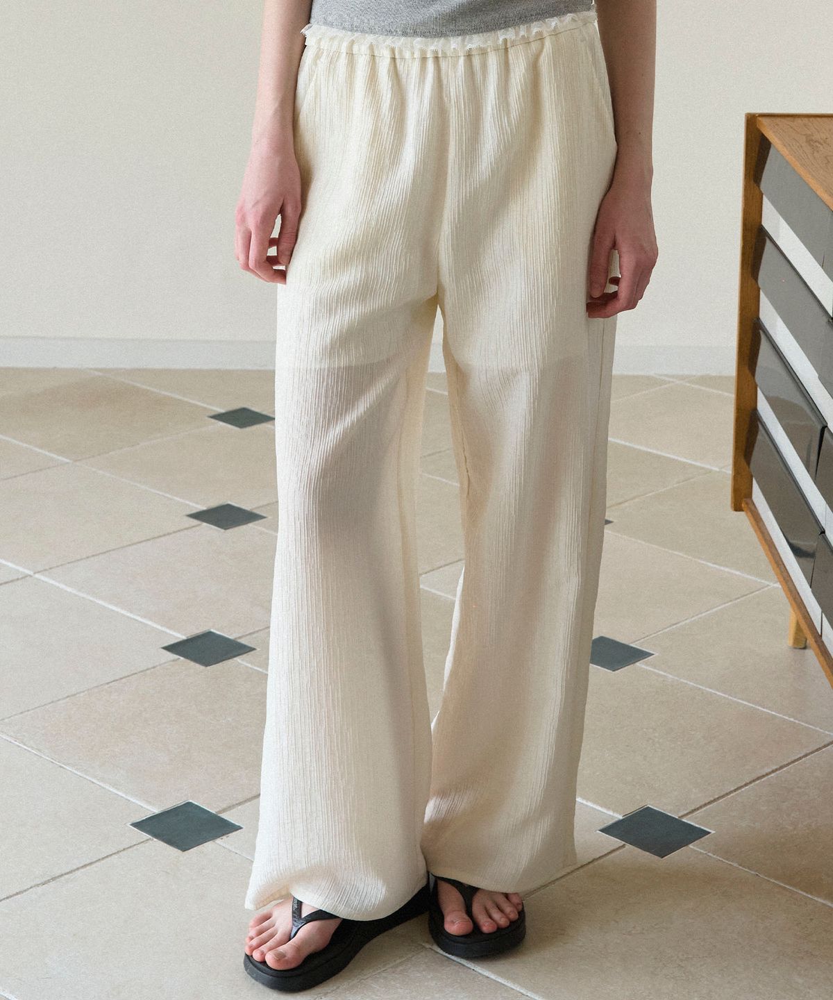 쏘이르(SO IR) (2COLOR)WRINKLE WIDE BANDING PANTS