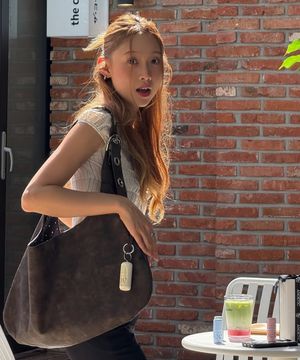 [지혜 pick] BUCKLE REVERSIBLE SHOULDER BAG_BROWN