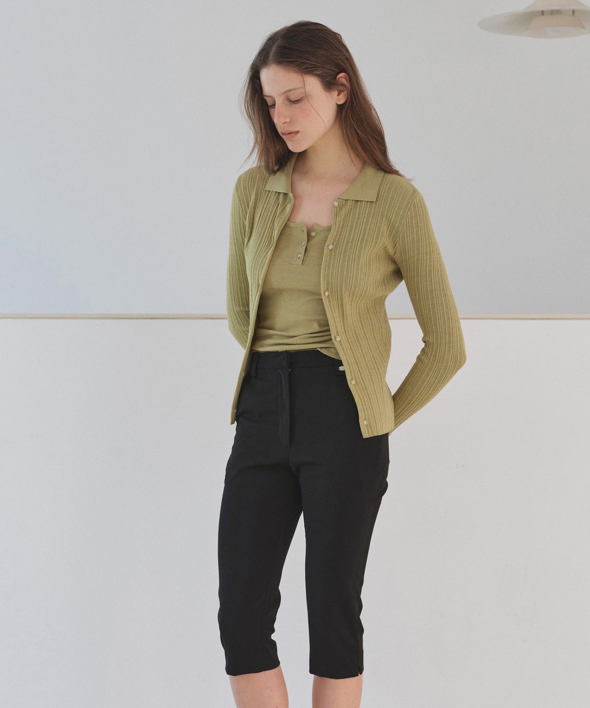 폴뉴아(FOLNUA) RODILLA CAPRI PANTS (BLACK)