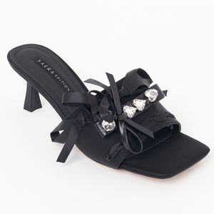 에디션 리본 크리스탈 힐 O55M165