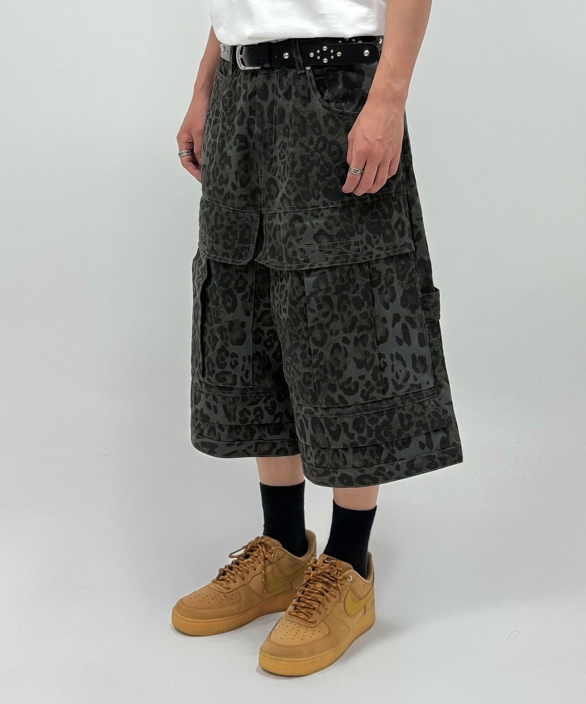 아이돈워너셀(IDWS) Ignis Maxi Cargo Bermuda Shorts Leopard