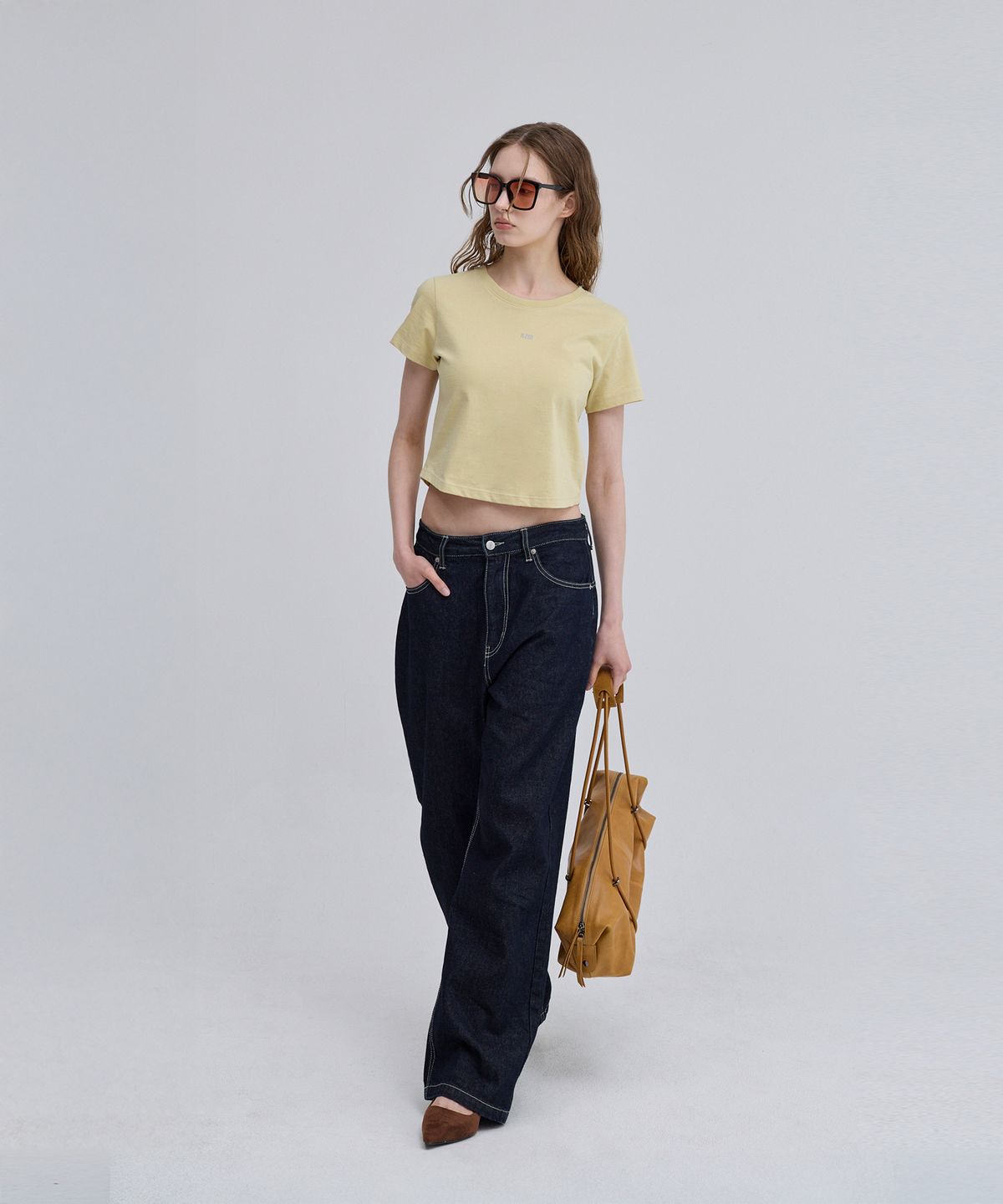 케이지엠(KZM) KZM 로고 크롭 반팔 티셔츠 YELLOW