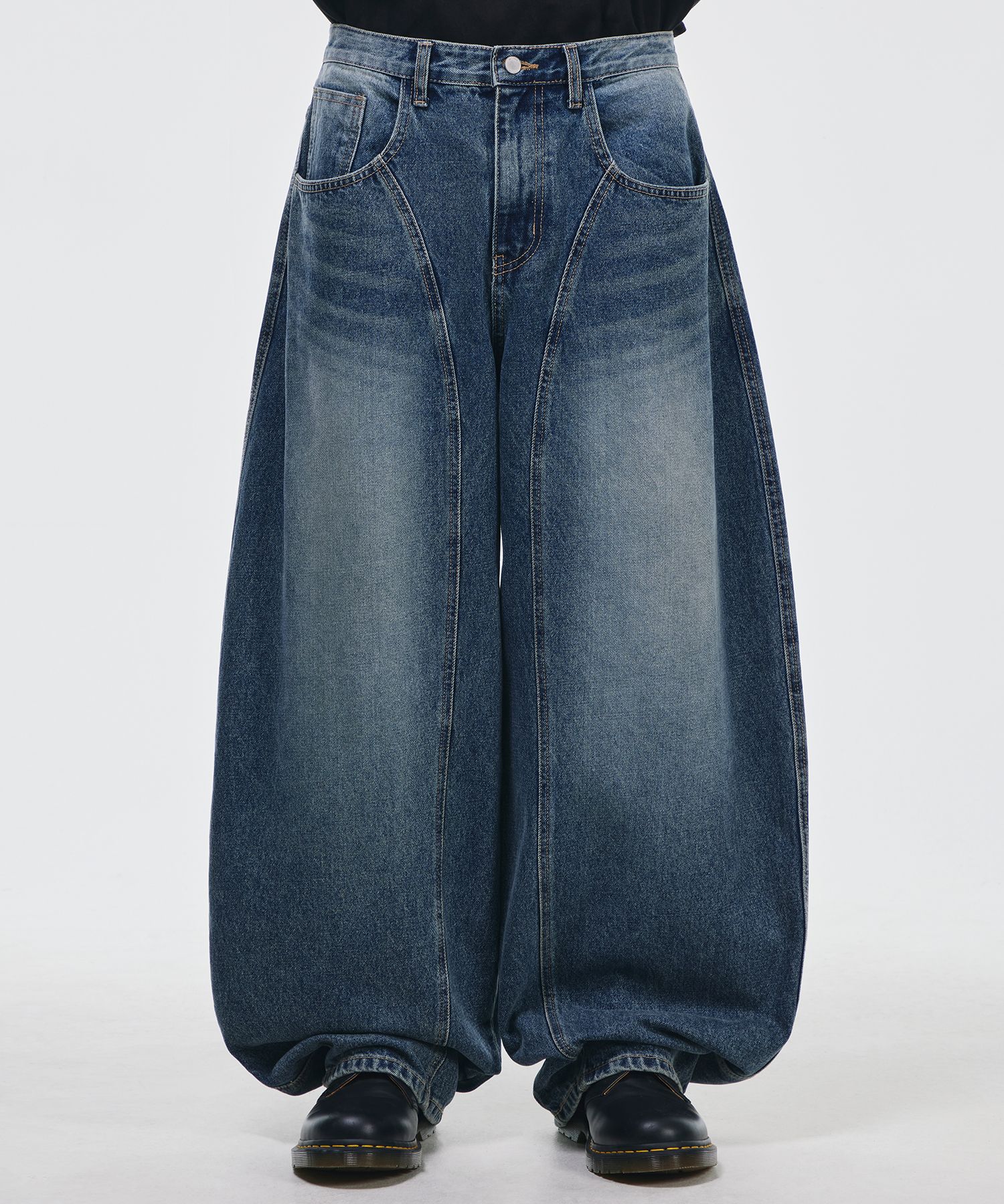 MUSINSA公式 | SIGNATURE Balloon fit curved cutting denim
