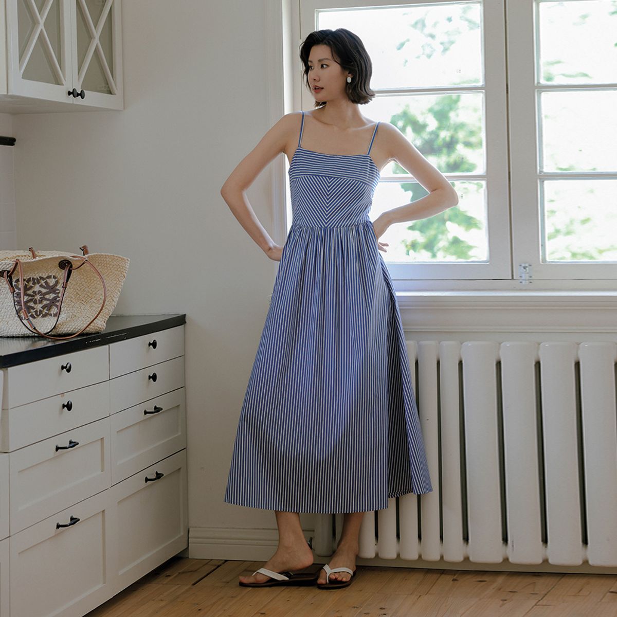 랭썬(LANGSON) LS_Blue striped boat neck slip dress