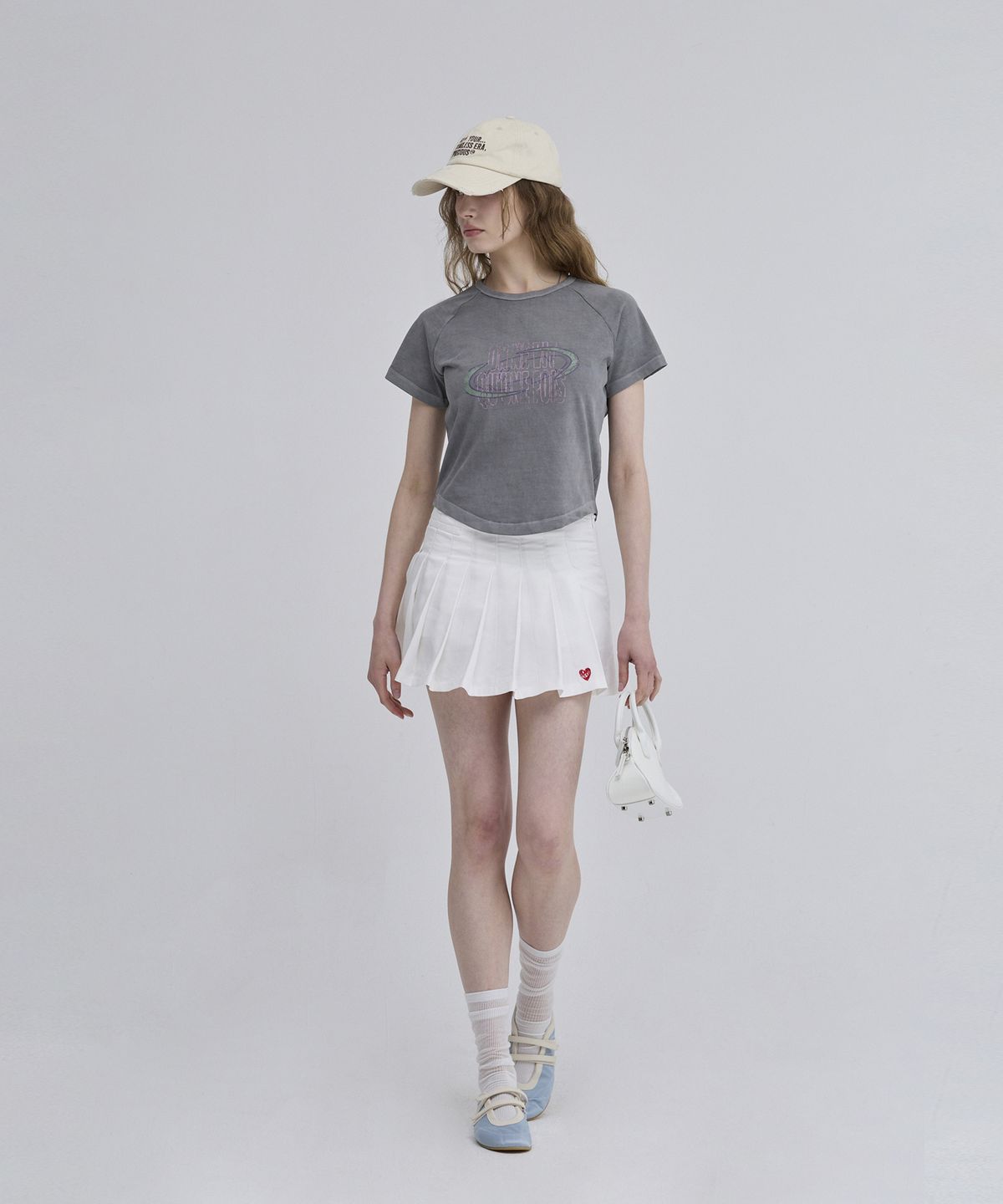 케이지엠(KZM) 레글런 피그 반팔 티셔츠 CHARCOAL