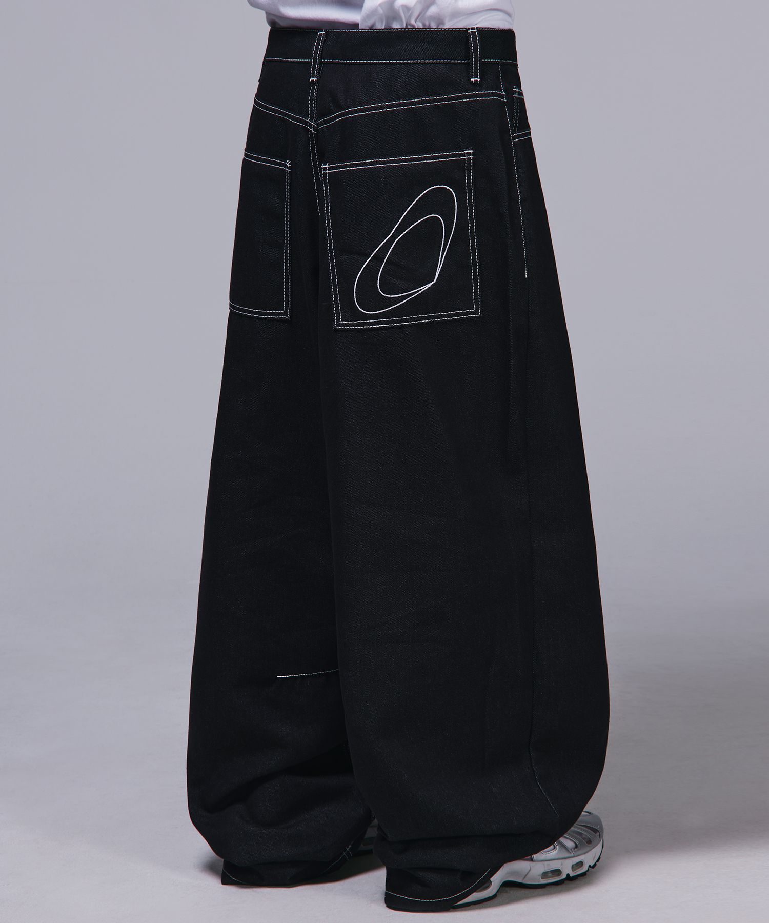Shop Pants at MUSINSA