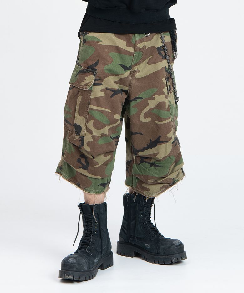Stone Washed Cargo shorts (Camo)