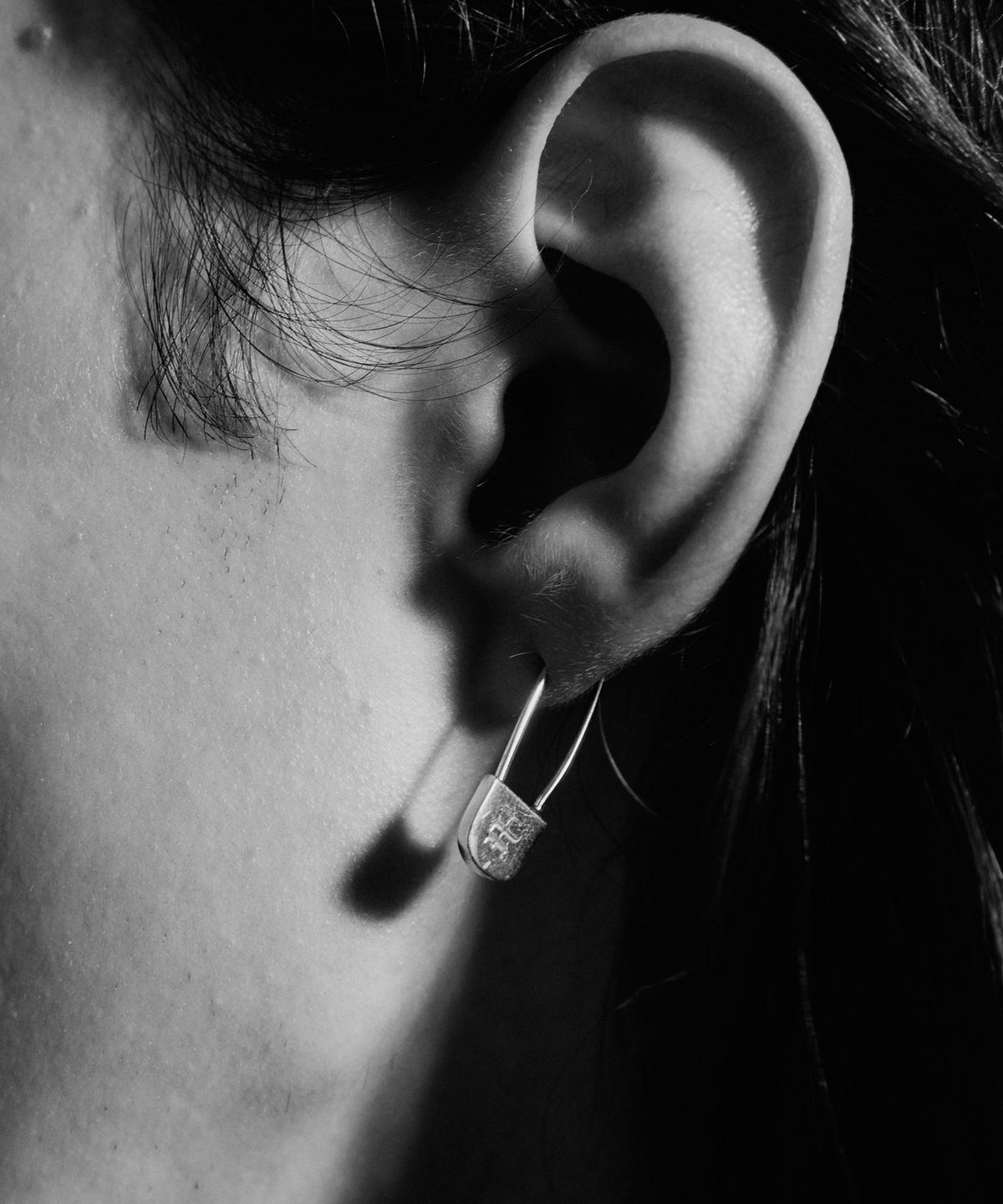 로얄피스(ROYAL PIECE) Royal pin earring