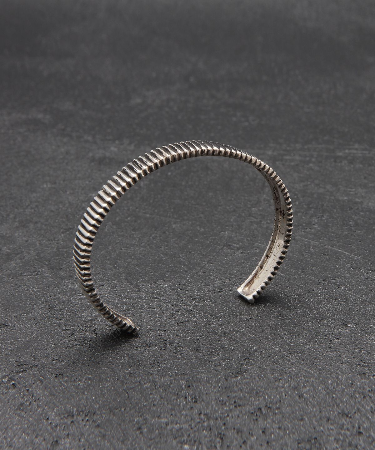 로얄피스(ROYAL PIECE) Gear pattern bangle