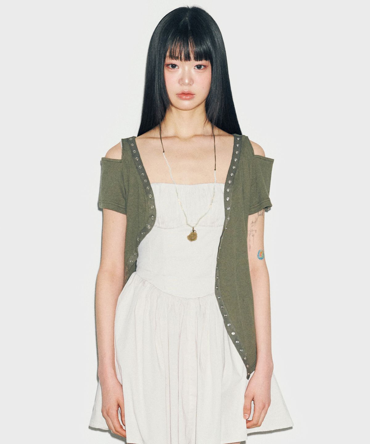 닐링(NILLRING) T19.00 Snep point Short-sleeved cardigan _ Khaki