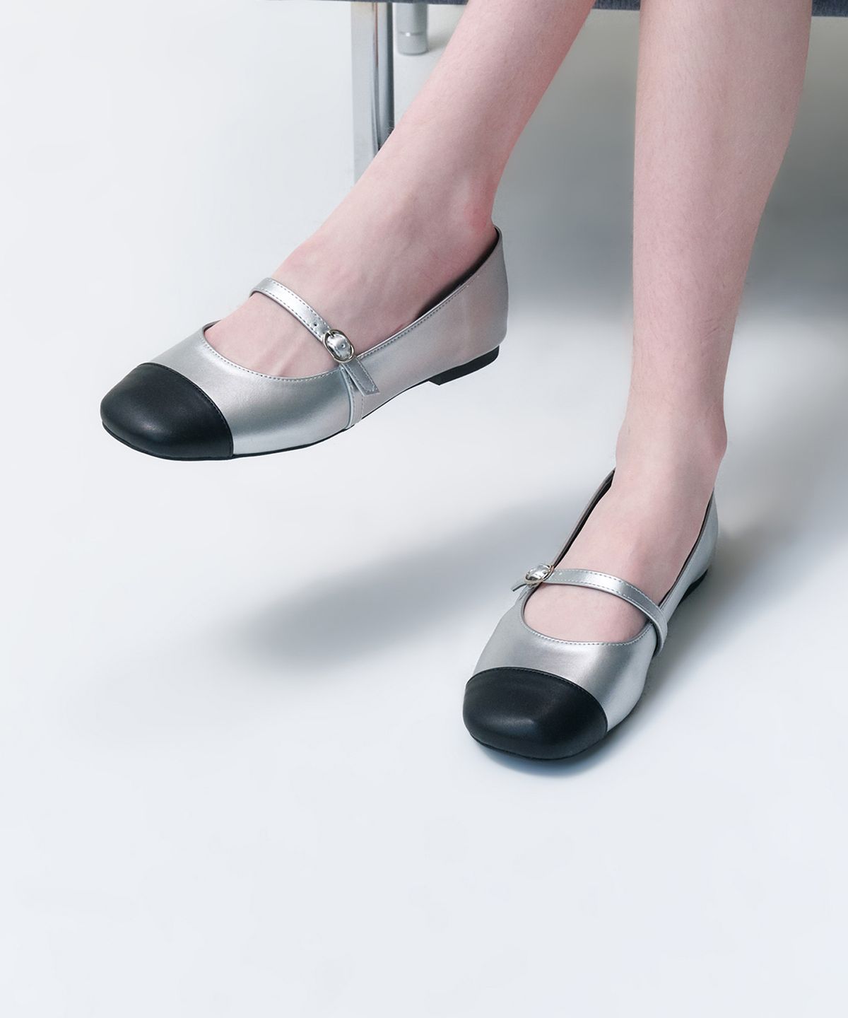 포른른(FORRR) Point toe Maryjane Flat - Silver
