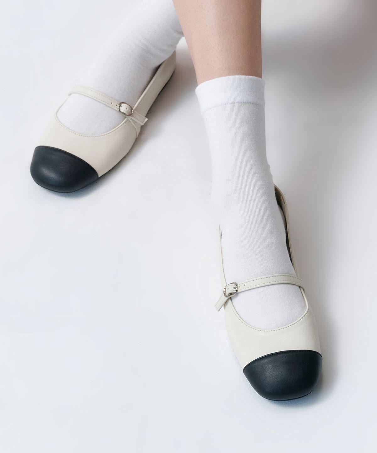 포른른(FORRR) Point toe Maryjane Flat - Ivory