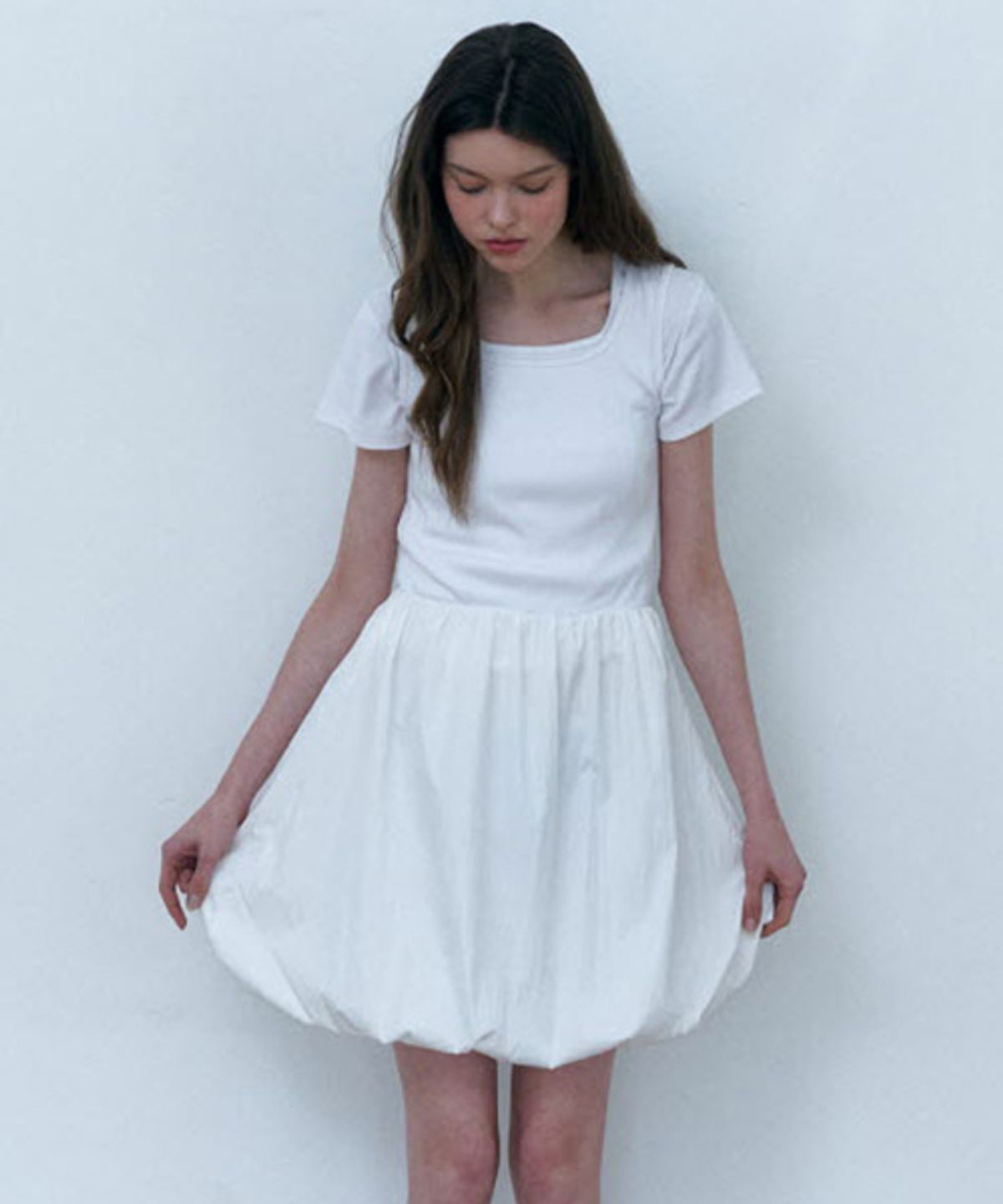 샵아라(SHOP,ARA) Millie Square T-shirt_White