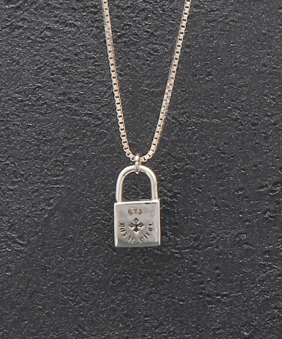 로얄피스(ROYAL PIECE) Mini Rock neckclace