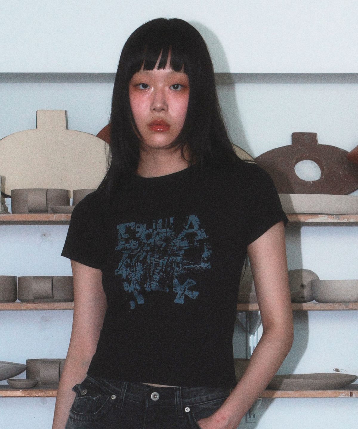 키치어리(KITSCHEERY) Distorted T-shirt (Black)