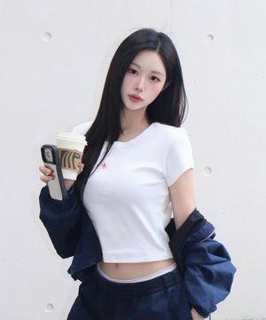 여성 우븐라벨 립 베이비 티 47C200G YAA